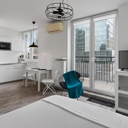 Marszalkowska By Esteum Host * وارسو